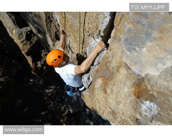 南京攀岩队勇夺攀岩战术排行榜第五名展现实力与团队精神