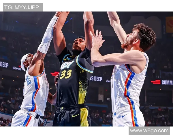 勇士与雷霆半决赛激战正酣谁能晋级总决赛争夺荣耀